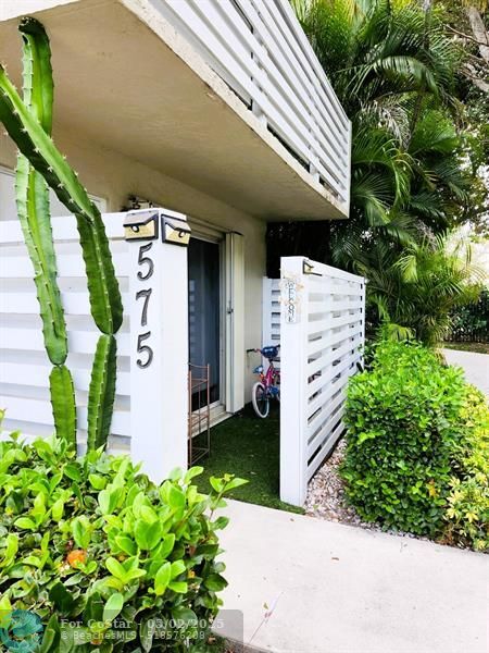 Building Photo - 575 NW 98th Ave
