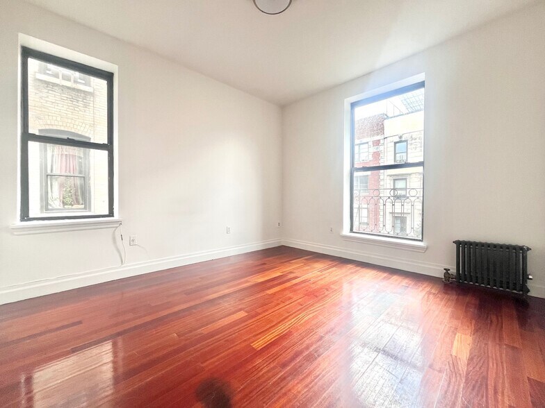 Building Photo - 607 W 137th St