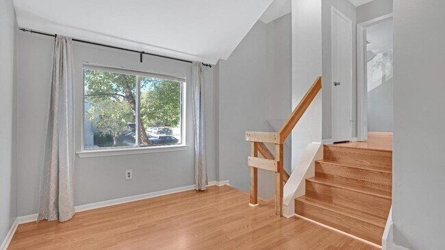 Building Photo - 1090 Schmidt Ln
