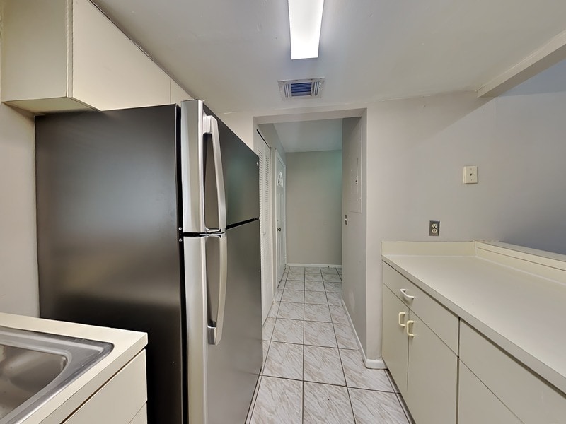 Building Photo - 1921 Truman Rd