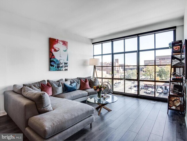 Building Photo - 2030 8th St NW