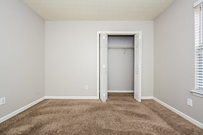 Building Photo - 3709 Hudson Ct