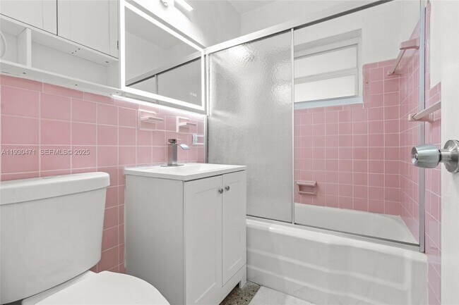 Building Photo - 1300 NE 183rd St