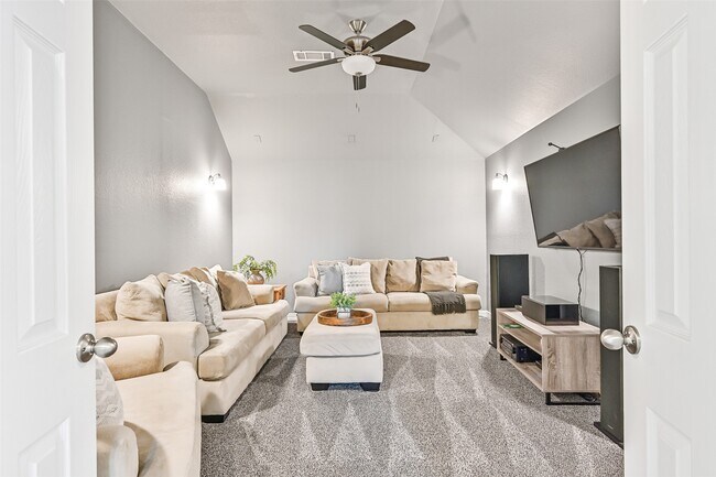 Building Photo - 3103 Flora Manor Dr