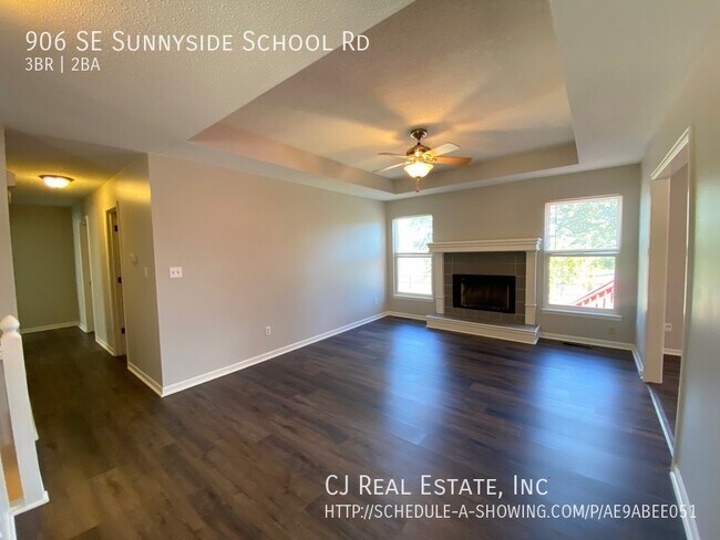 Building Photo - 906 SE Sunnyside School Rd