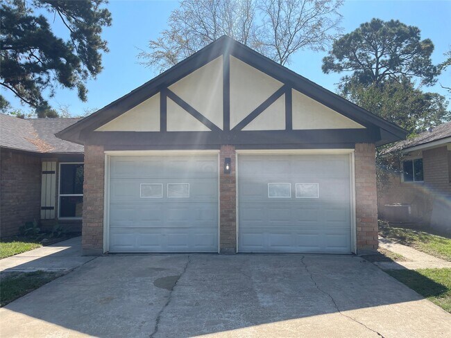 Building Photo - 5602 Circlegate Dr