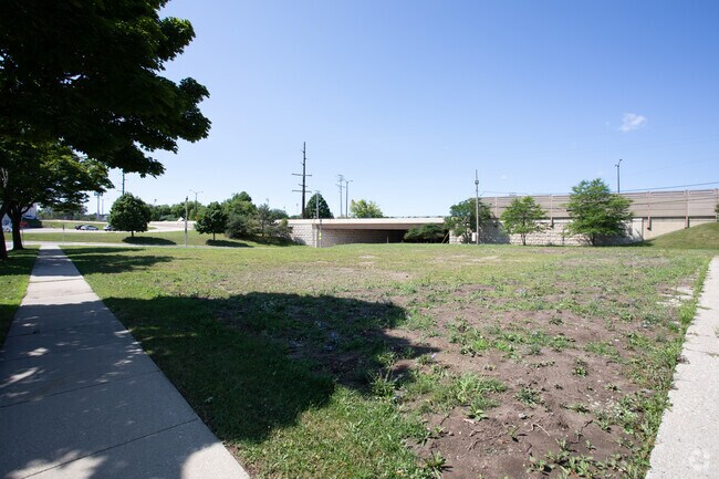 Aug 2020 - 2860 S Kinnickinnic Ave