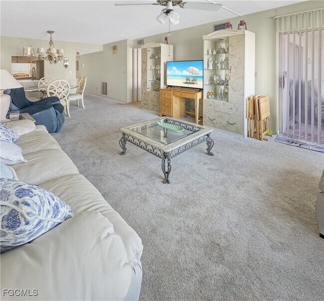 Building Photo - 4034 SE 12th Ave