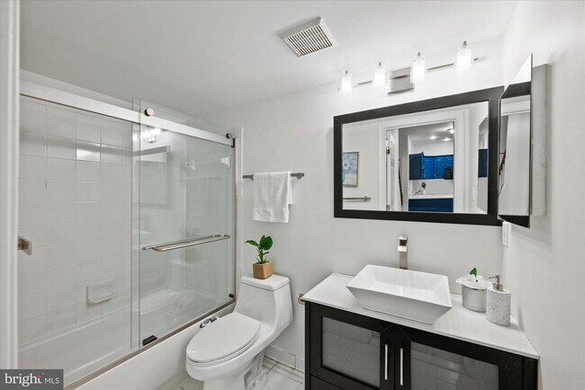 Building Photo - 13438 Burrough Farm Dr