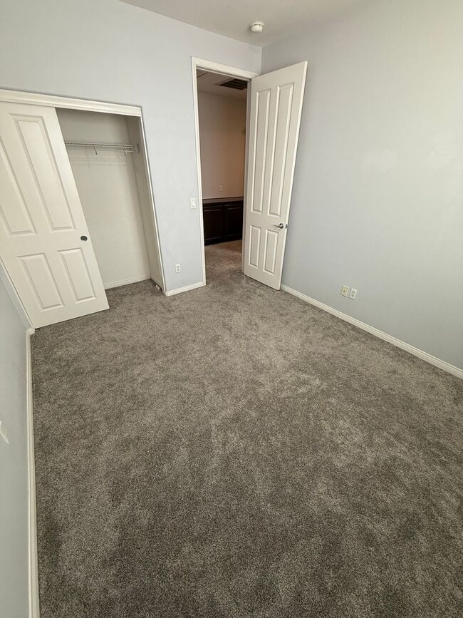 Building Photo - Elegant 4-Bedroom, 3-Bathroom Home with 3-...