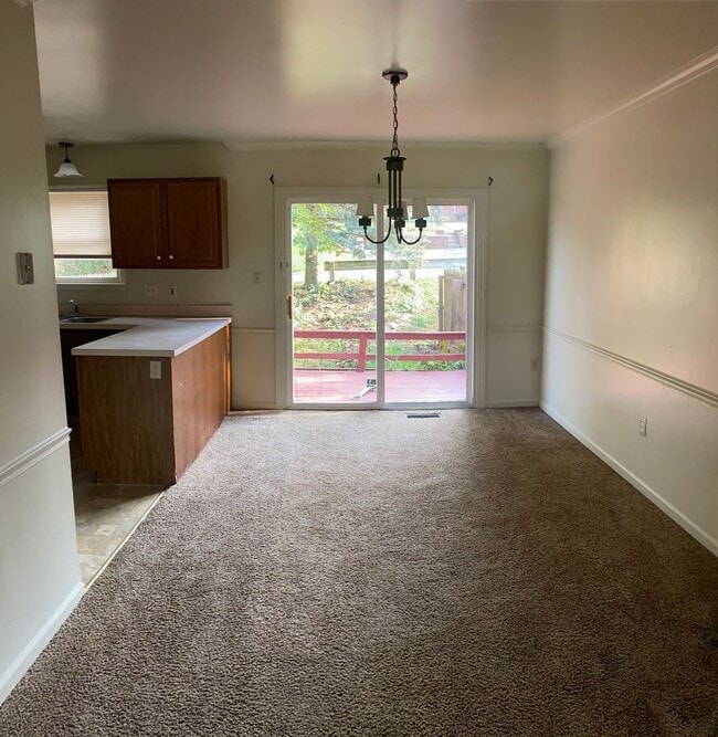 Building Photo - 607 Emerald Dr
