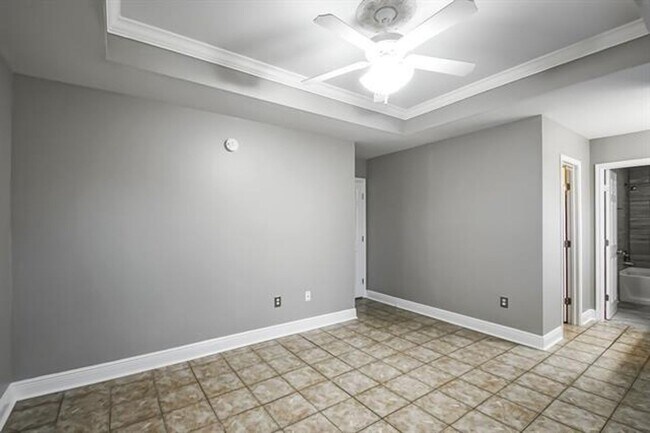 Building Photo - Lovely updated home in Suncrest Subdivision