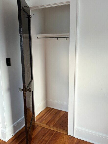 Bedroom 2 closet - 836 W 6th St