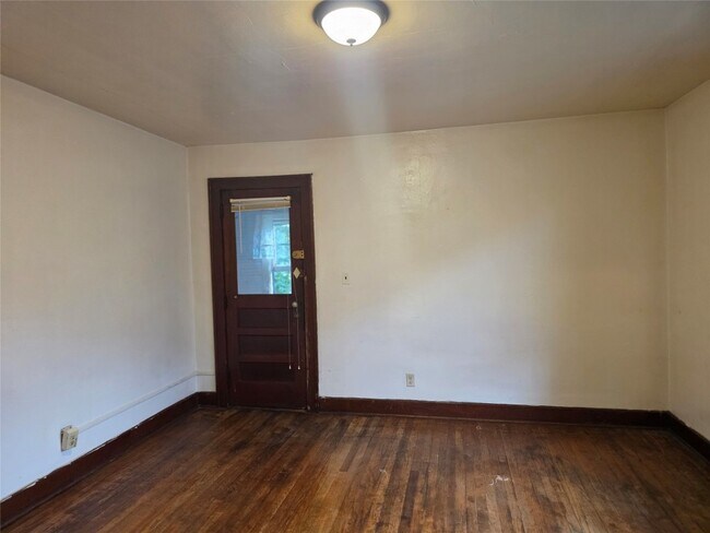 Building Photo - 311 Oak Hill Ave