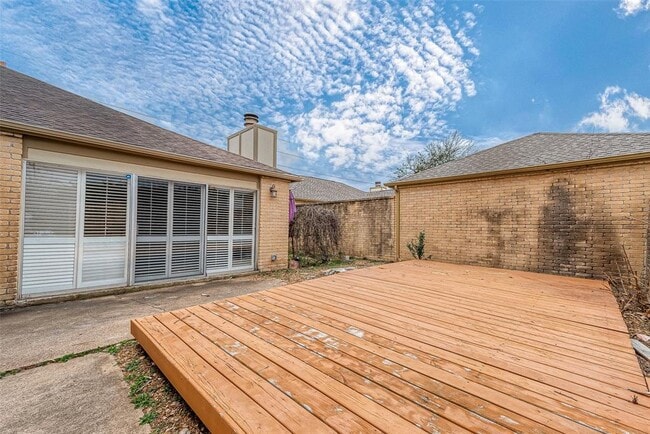 Building Photo - 14947 Heritage Wood Dr