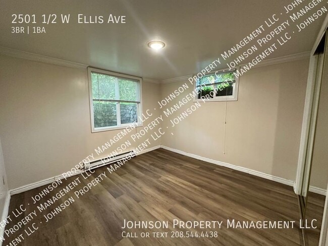 Building Photo - 2501 1/2 W  Ellis Ave-