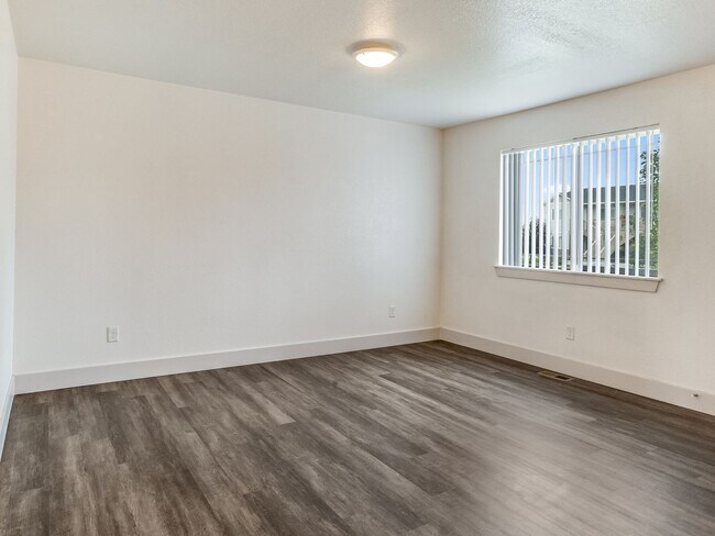 Building Photo - 110 Parkview Ct