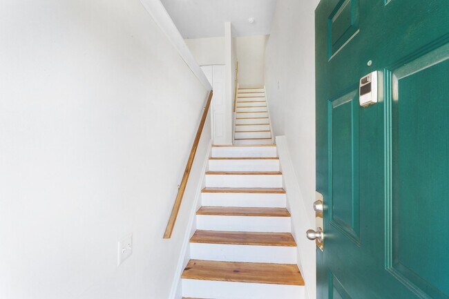 Building Photo - 92 E Blackwell St