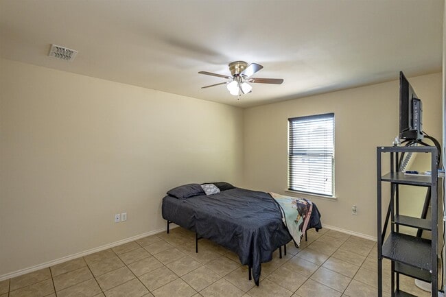 Building Photo - 5819 St Sylvia Loop