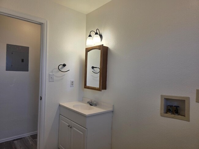 Building Photo - 3244 White Ave