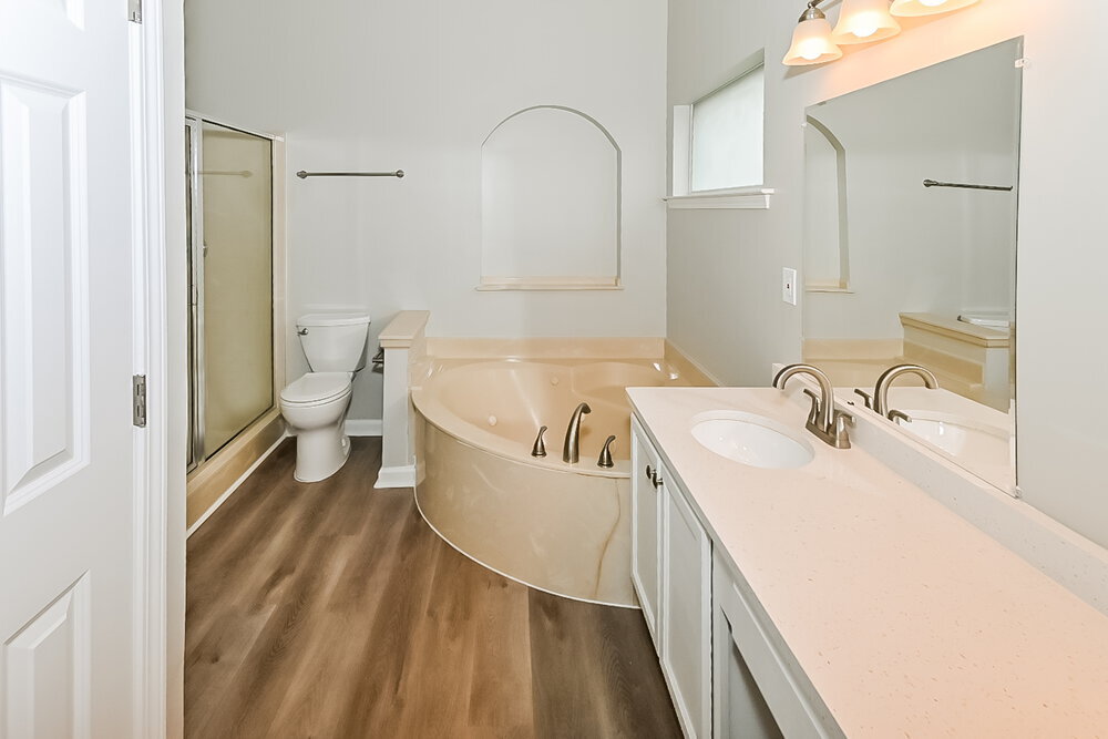 Building Photo - 7077 Queens Crown Ct