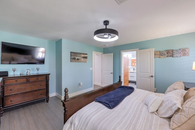 Building Photo - Newly Upgraded 4 Bedroom Home