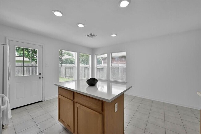 Building Photo - 3234 Crestbridge Ln