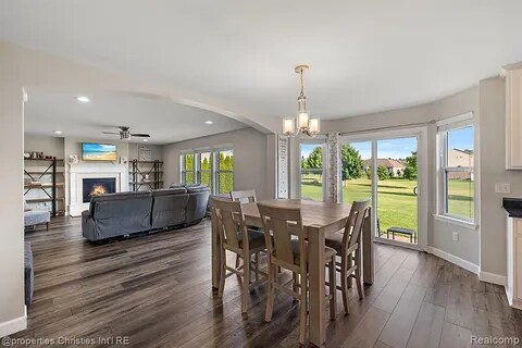 Building Photo - 61171 Saddlecreek Dr