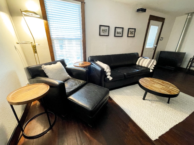 Building Photo - 333 State St