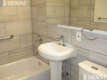 Building Photo - 14 Ware St