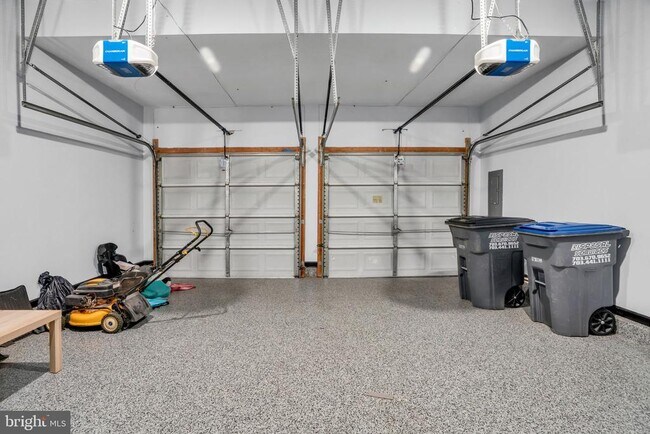Building Photo - 8142 Tenbrook Dr