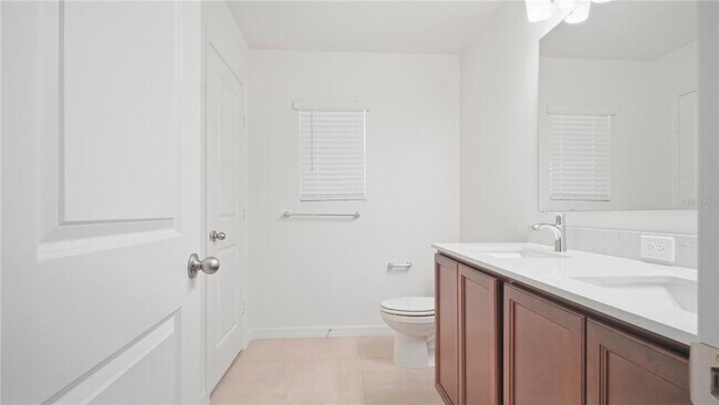 Building Photo - 2942 Lavanda Dr
