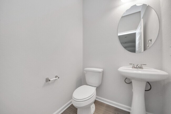 Building Photo - 2715 Crested Creek Ln