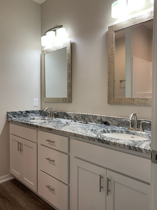 Building Photo - 6933 Claystone Dr