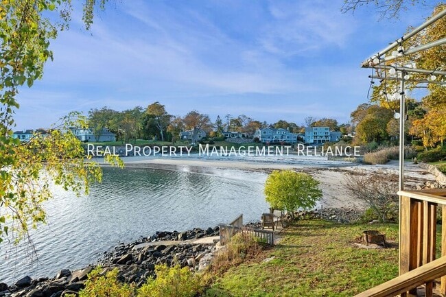 Building Photo - 19 Bayview Ave