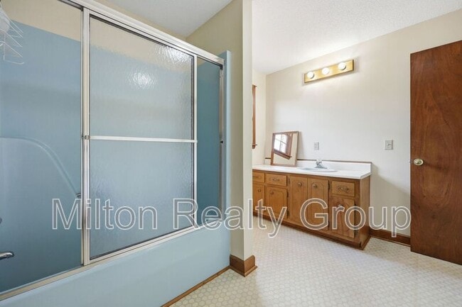 Building Photo - 763 Tingen Rd