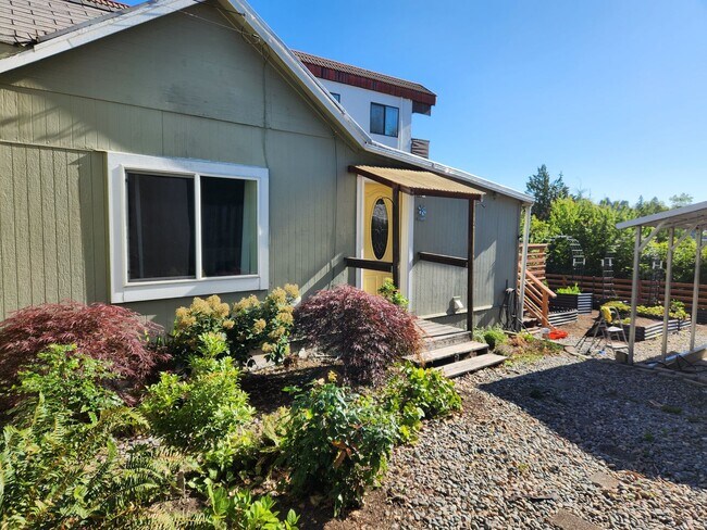 Building Photo - 920 Highland Ave