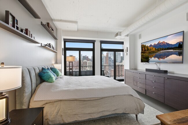 Building Photo - 1530 S State St