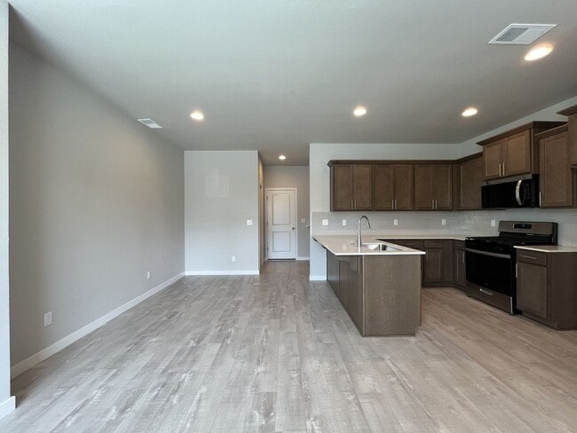 Building Photo - Beautiful Newer Construction 4 Bedroom Forest Grove Home with Open Layout, Quartz Kitchen & Moder...