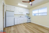 Building Photo - 555 S 10th St