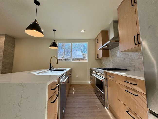 Building Photo - 1275-1279 Meade St