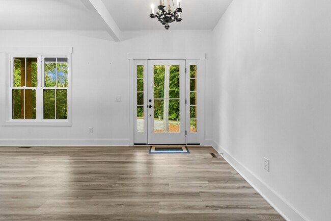Building Photo - 14 Wisteria Way