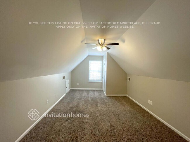 Building Photo - 2116 Clear Brook Dr