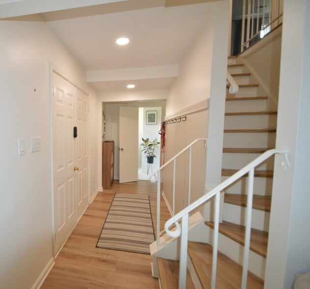 Entry way - 3337 Ladino Ct