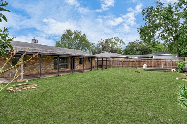 Building Photo - 10131 Kent Towne Ln