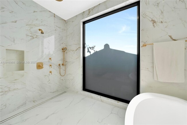 Building Photo - 34 SW 26th Rd