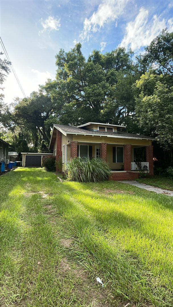 Building Photo - Charming 2BR Home in the Heart of the Hist...