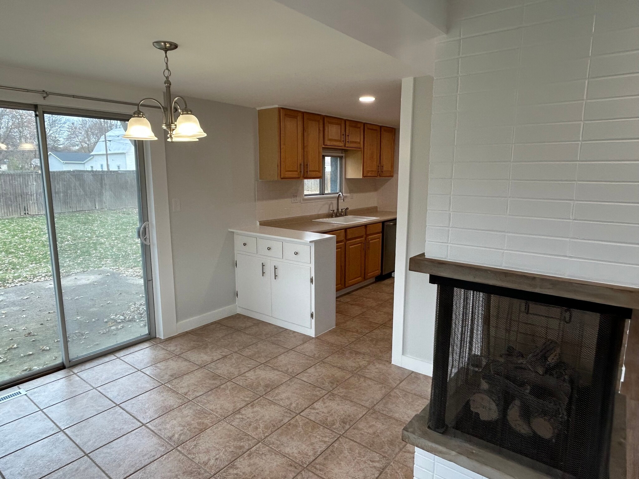 Building Photo - 810 Mc Connell St