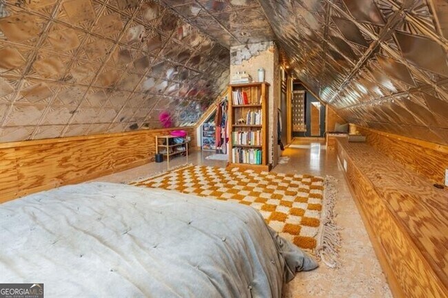 Building Photo - 154 Savannah St SE