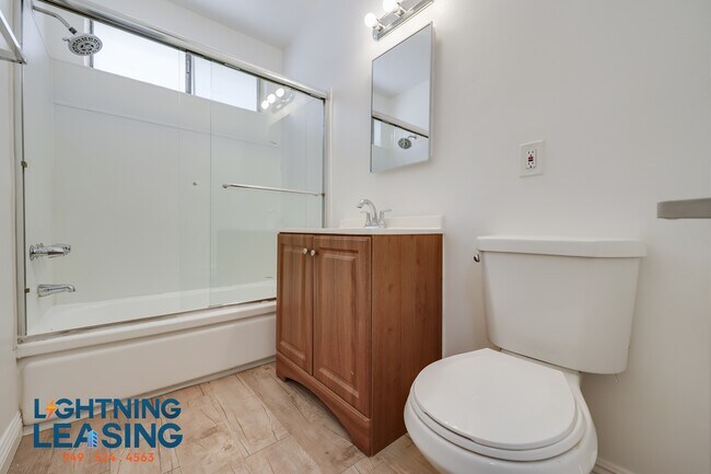 Building Photo - 5133 Yarmouth-25D